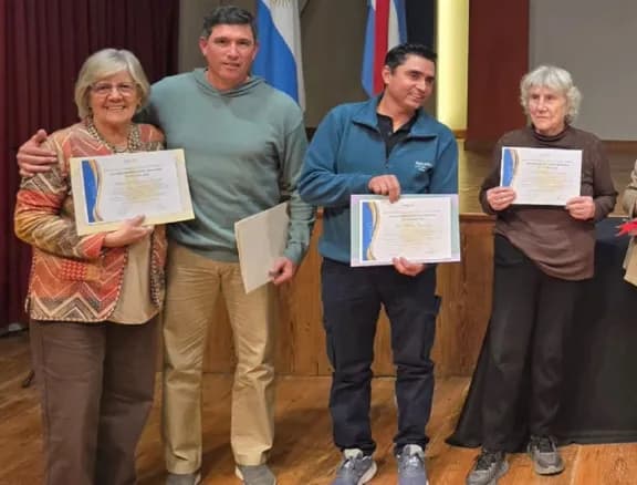 El Rotary Club Oeste distinguió a los "Servidores de Gualeguaychú" en una emotiva ceremonia - imagen de origen