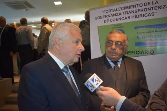 Lauritto se reunió con los dueños de Tres Arroyos y advirtió: "Sería un crimen perderlos" - imagen de origen