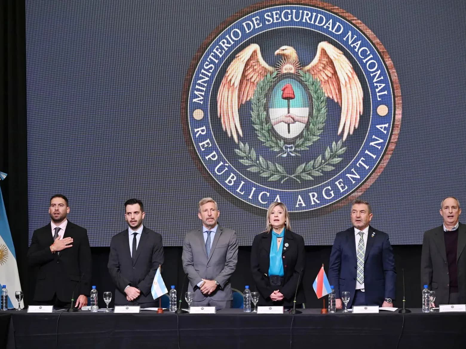 Frigerio encabezó la apertura del Consejo Federal de Seguridad Interior que sesionó en Entre Ríos - imagen de origen