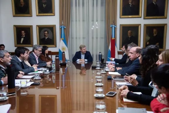 El gabinete provincial avanzó con la puesta en valor del Palacio San José - imagen de origen