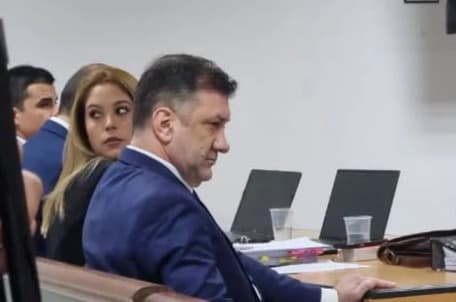 El lunes se conocerá la pena que pedirá la Fiscalía paraguaya para Kueider por ingresar USD 200 mil sin declarar - imagen de origen