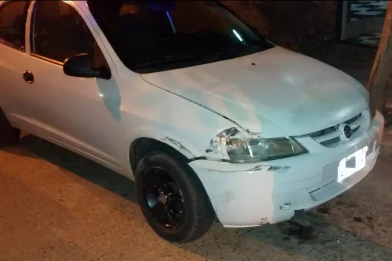 Conductor alcoholizado chocó un auto estacionado y le retuvieron la camioneta - imagen de origen
