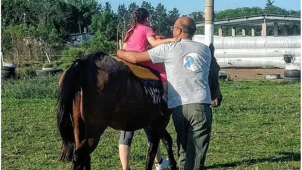 El centro de equinoterapia Pequeños Gigantes lanzó una campaña de socios - imagen de origen