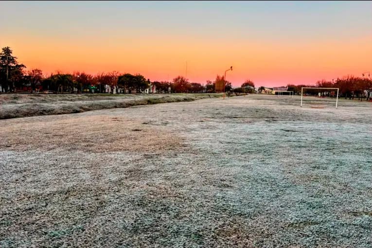 El día más frío en lo que va del año en Larroque: amaneció con -4,3°C y cubierta de escarcha - imagen de origen