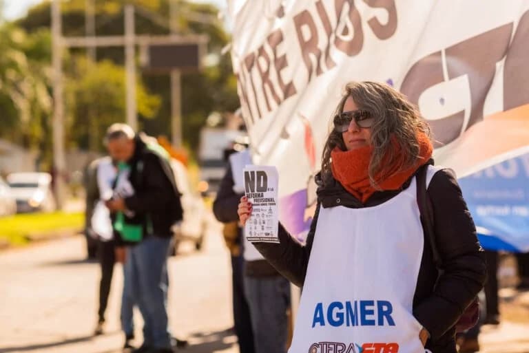 Agmer convocó a un nuevo paro docente con movilización a Paraná en reclamo de mejoras salariales - imagen de origen