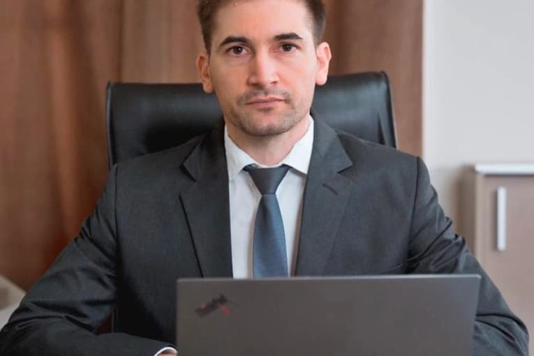Por unanimidad los concejales de Concordia citaron a Pablo Ferreyra a brindar explicaciones por los despidos - imagen de origen