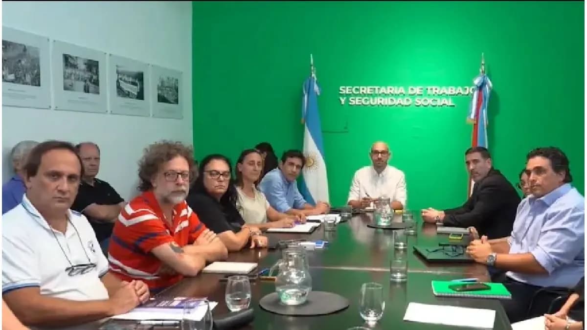 Vuelve la negociación entre el gobierno y los gremios estatales y docentes - imagen de origen
