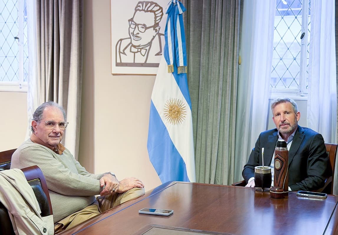 Frigerio se reunió con Joaquín De Grazia, ante la crisis de Granja Tres Arroyos - Dos Florines - imagen de origen