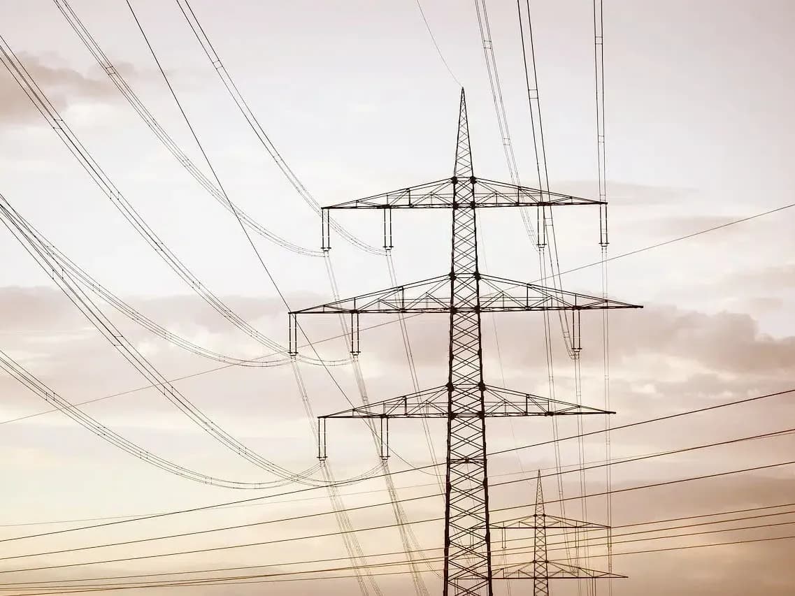 Aprobaron el nuevo cuadro tarifario de la energía eléctrica para Entre Ríos - imagen de origen