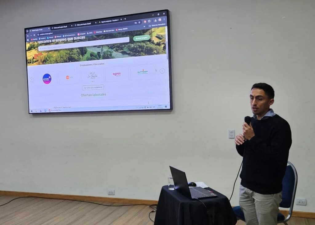 "Emplea Crespo", una plataforma para conectar a quienes buscan trabajo con empresas de la ciudad - imagen de origen