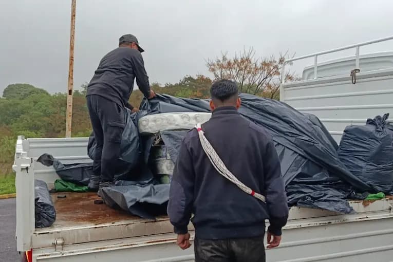 Defensa Civil asistió viviendas por anegamientos tras la tormenta en Paraná - imagen de origen