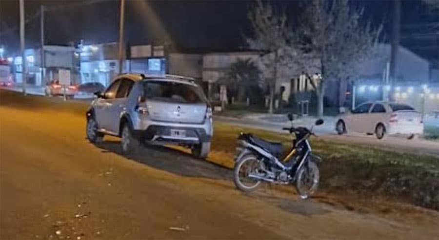 Siniestro vial en Villa Elisa: una motociclista sufrió fractura de clavícula tras un fuerte choque - imagen de origen