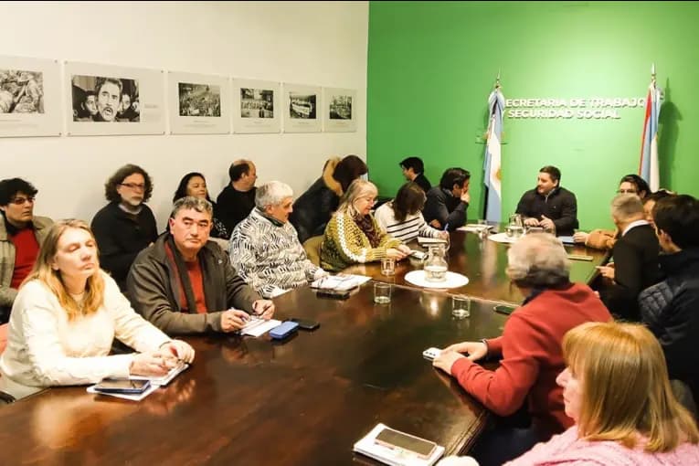 Paritaria docente: el Gobierno ofreció un aumento del 6% en dos tramos y los gremios la consideraron insuficiente - imagen de origen