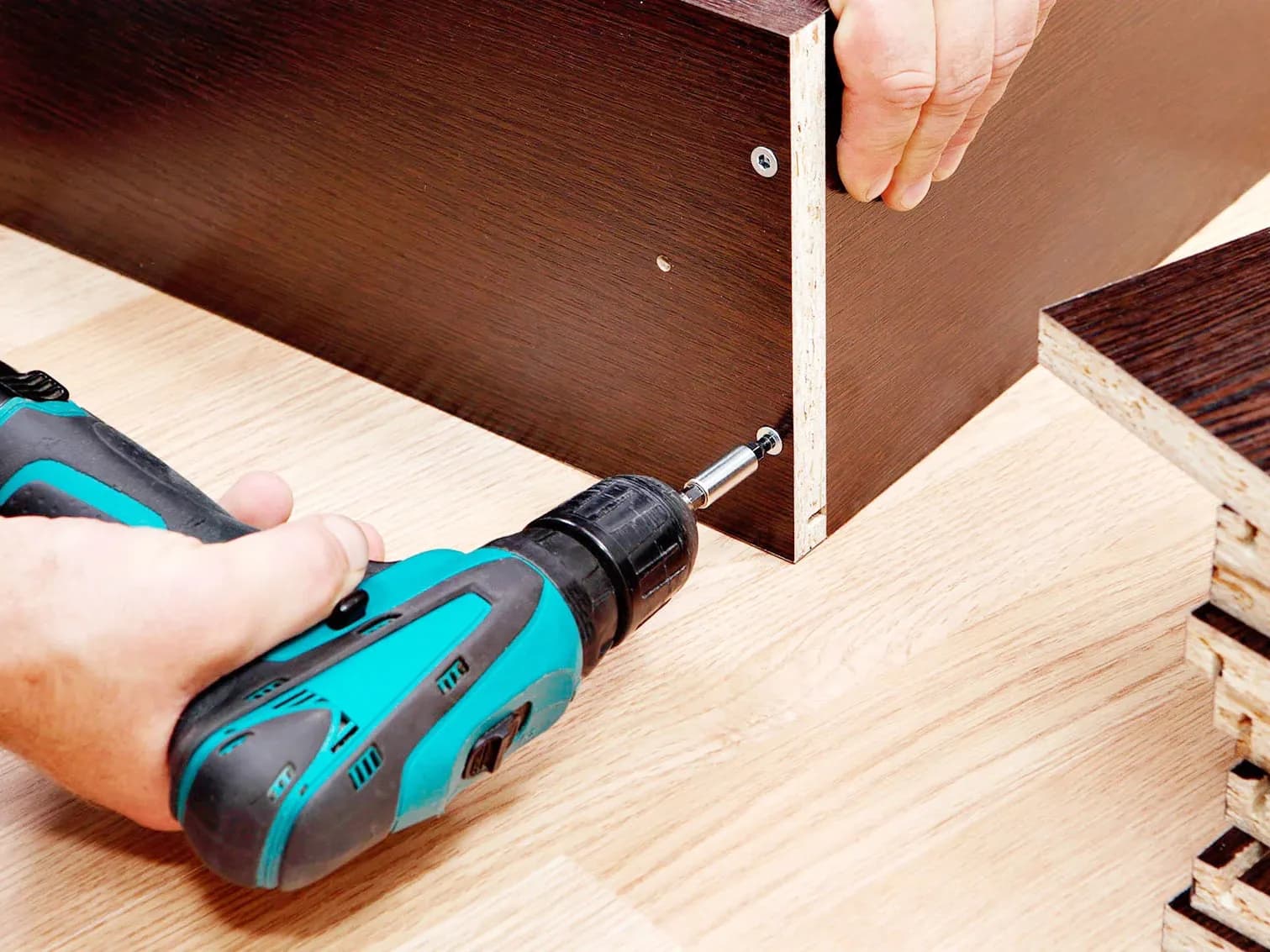 Capacitación gratuita para armador de muebles - imagen de origen