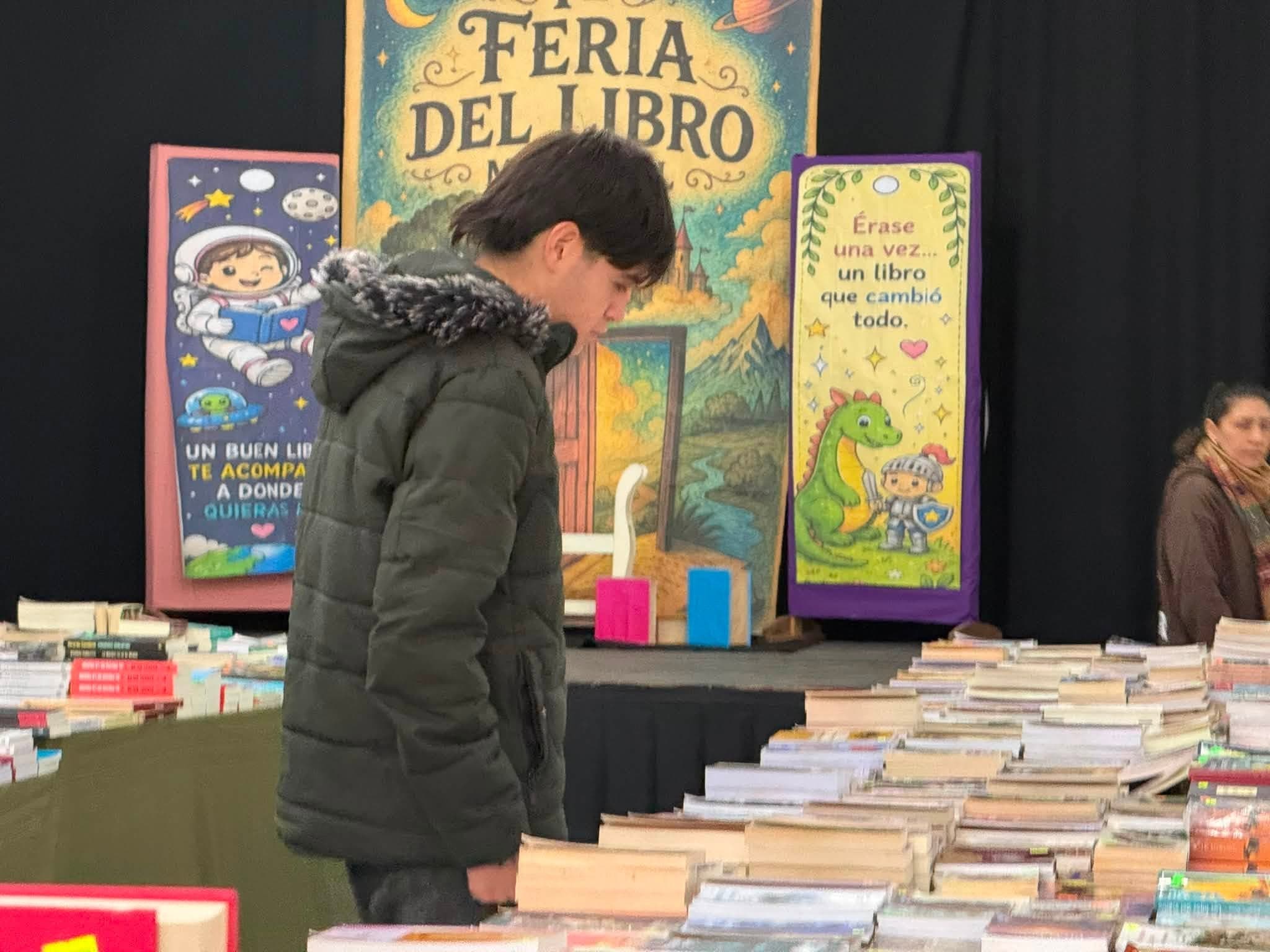 Feliciano tuvo su primera Feria del Libro - imagen de origen