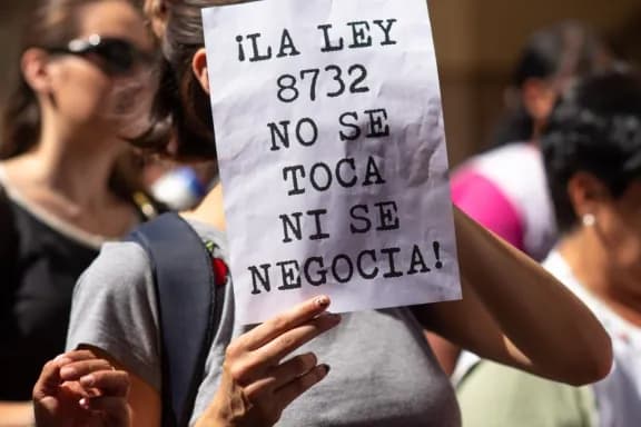 Duras críticas de la izquierda ante rumores de que legisladores y funcionarios apuran sus jubilaciones ante la reforma del Gobierno - imagen de origen