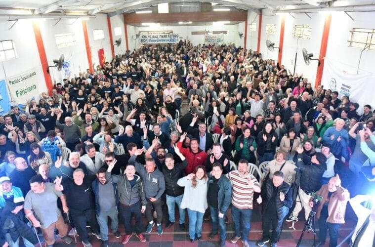 Entre Ríos: el peronismo se divide en cuatro sectores y el desembarco de Kicillof acelera la carrera por la Gobernación - portada