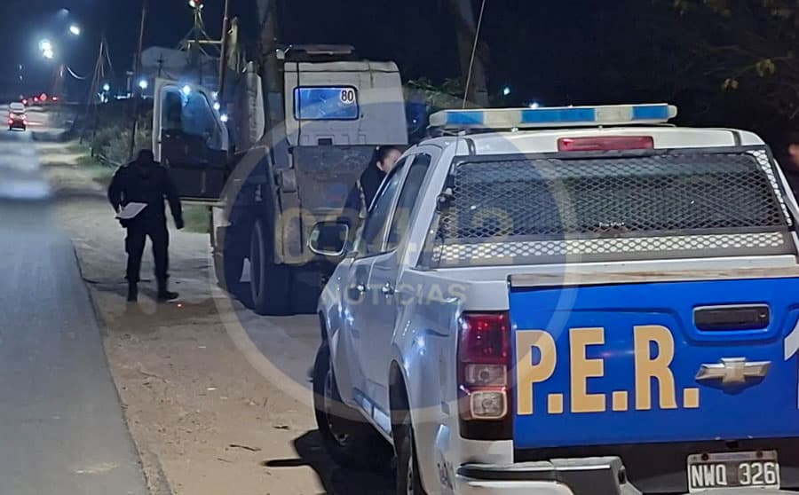 Motociclista arrollado por un camión: Un joven internado en grave estado tras un violento siniestro en el Acceso Uncal - imagen de origen