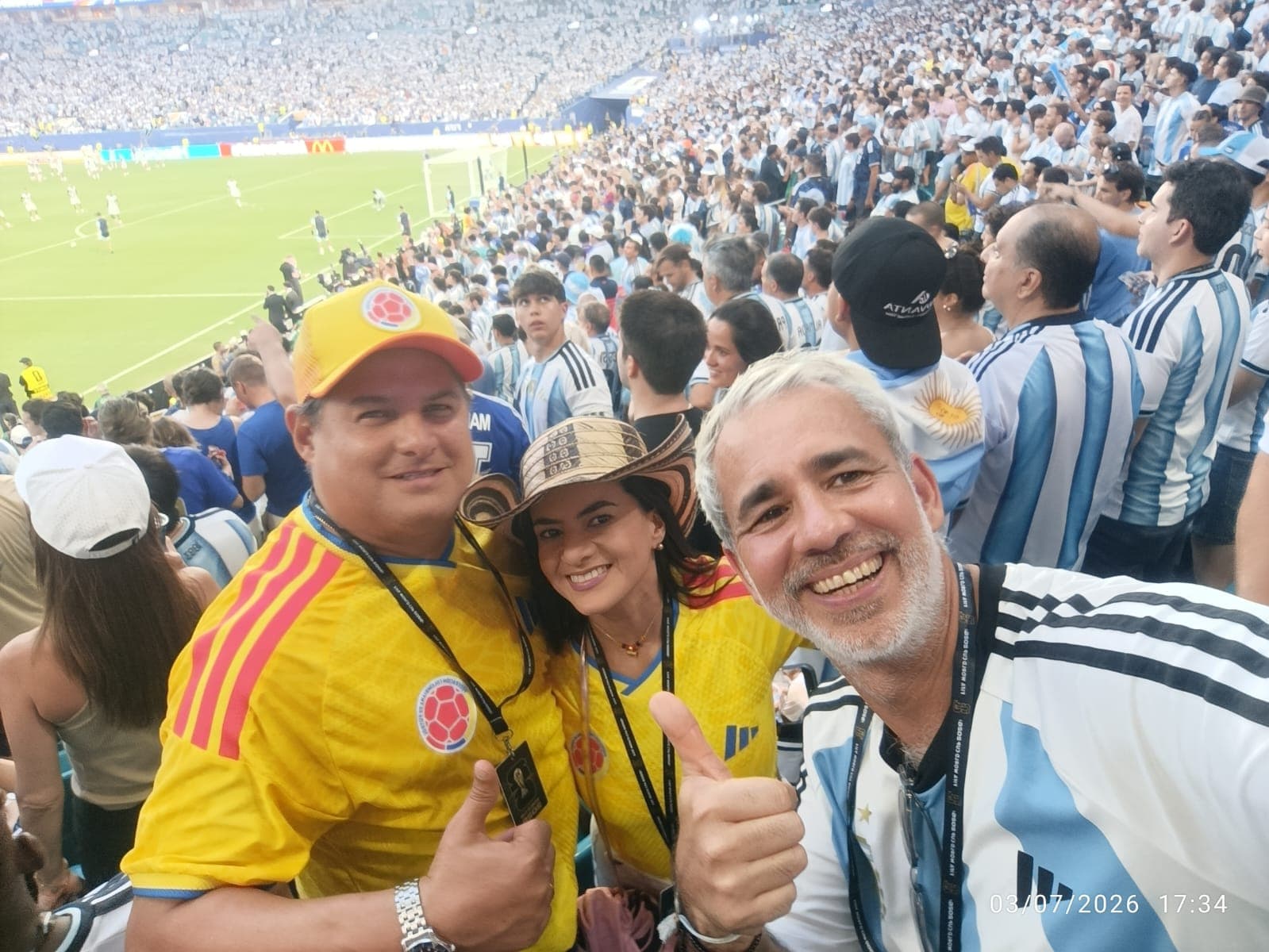 Un vecino de Federación vivió la clasificación de Argentina en Miami: "Los argentinos somos una raza con una pasión fuera de lo normal" - 7PAGINAS - imagen de origen