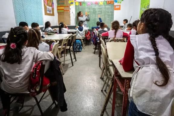 El Gobierno aseguró que el 75% de los docentes concurrió a trabajar a pesar del paro - imagen de origen