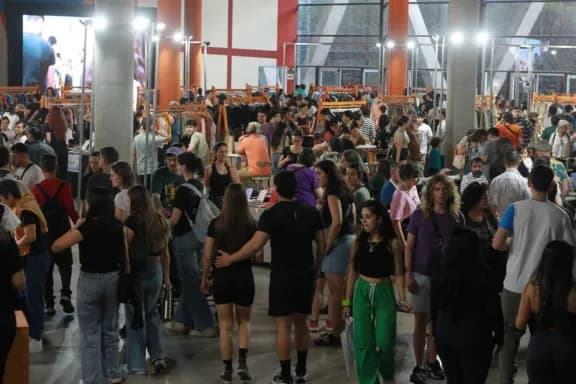 Convocan a diseñadores entrerrianos a postularse a participar de la 10° Feria del Centro que se realizará en Rosario - imagen de origen