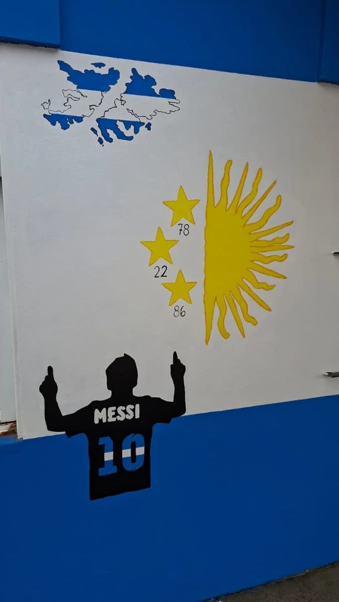 Una familia de Concepción del Uruguay homenajeó a la Selección Argentina con un mural - imagen de origen