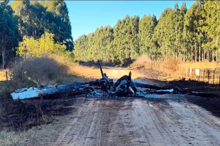 Se entregó el tercer implicado en millonario cargamento de droga vinculado a avioneta incendiada - imagen de origen