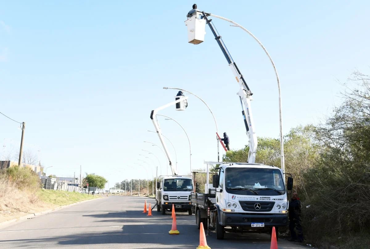 Finalizó la segunda etapa de iluminación LED en la avenida Frondizi - imagen de origen