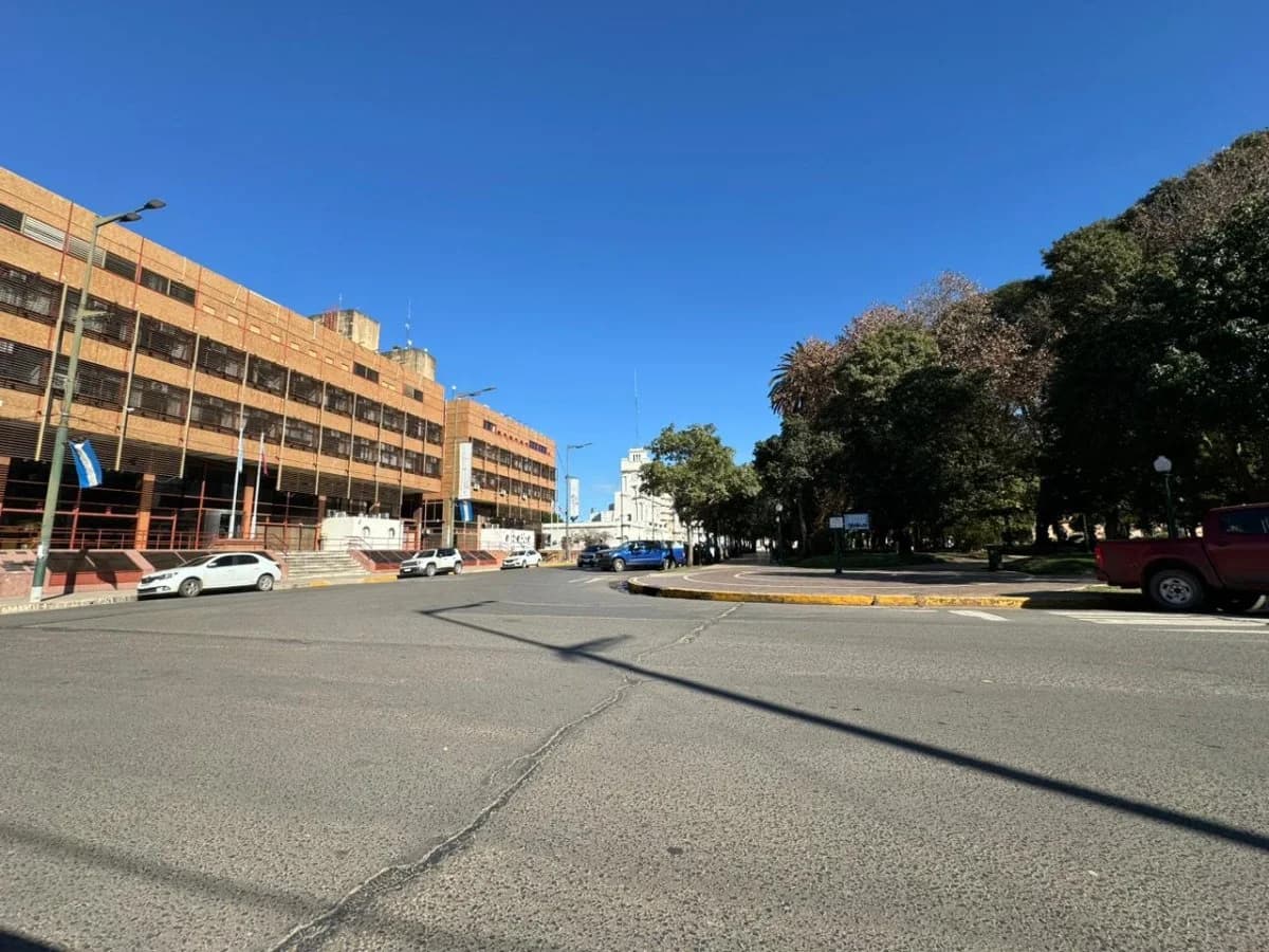 Convocatoria a profesionales para la dirección de obra en el edificio de Tribunales de Concepción del Uruguay - imagen de origen