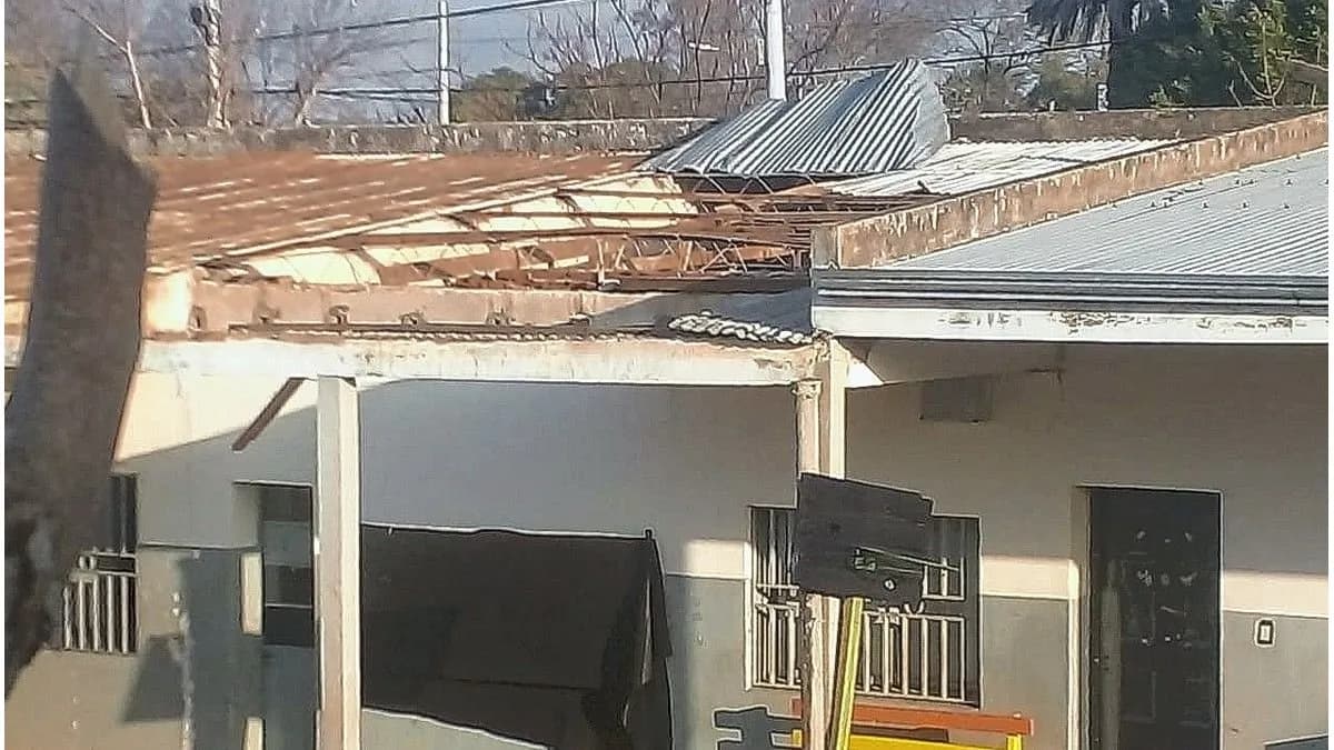 Escuela de Concordia pide donaciones para arreglar aulas tras el temporal - imagen de origen