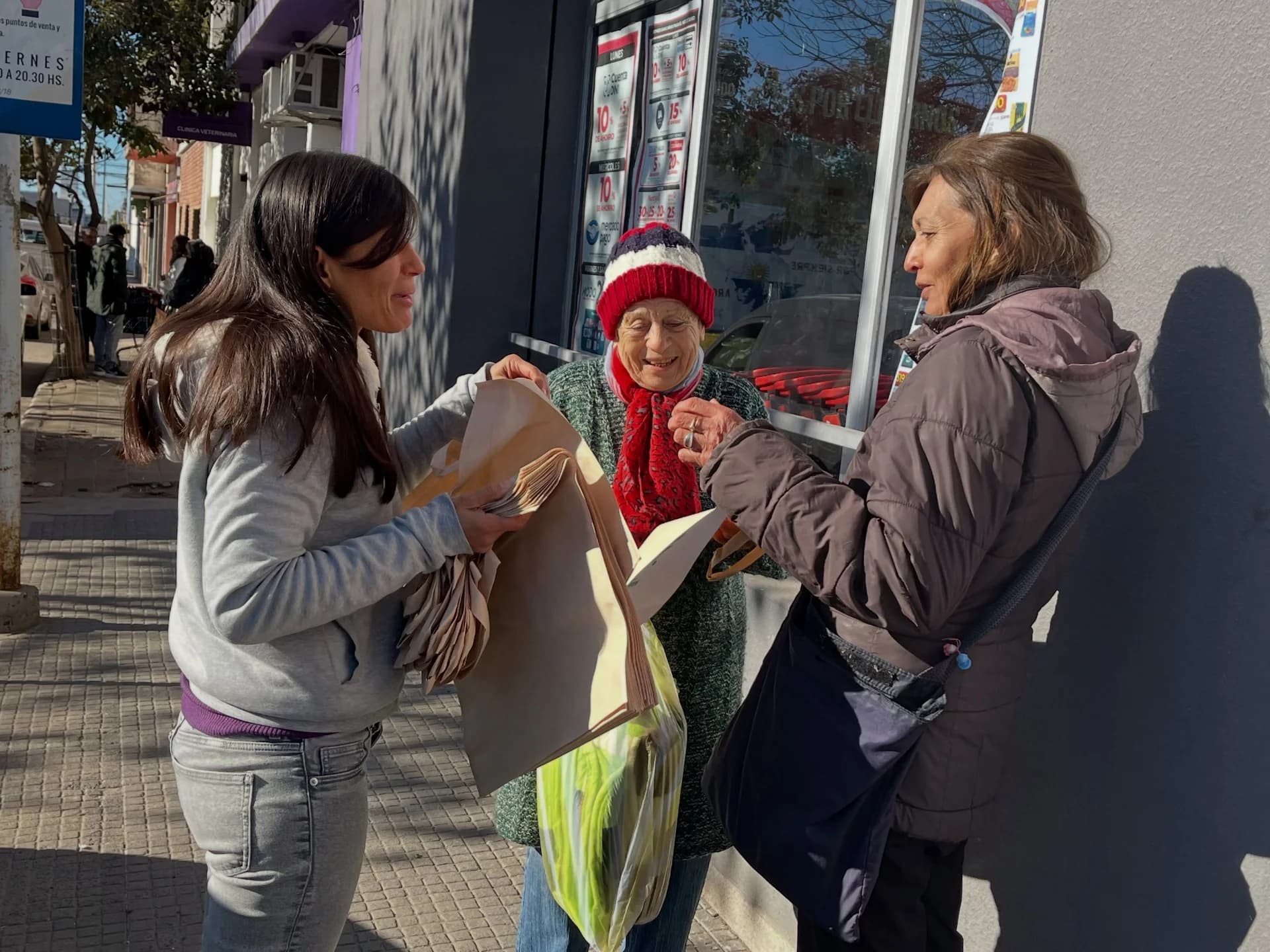 Nogoyá impulsó una campaña para reducir el uso de bolsas plásticas y promover hábitos más sustentables - imagen de origen
