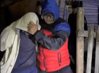 Como una película de narcos: sorprendieron a varias personas fraccionando droga durante allanamientos en Concordia - 7PAGINAS - imagen de origen