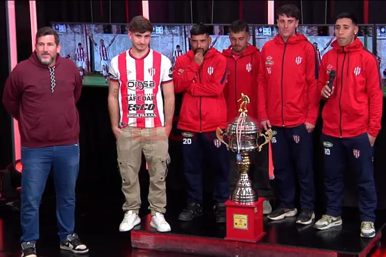 Atlético Paraná campeón de la Copa Túnel: resaltaron el esfuerzo del grupo que hizo historia - imagen de origen