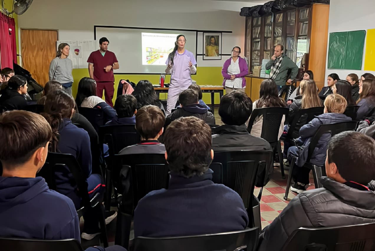 Fortalecen las asesorías de salud integral en escuelas secundarias de la provincia - imagen de origen