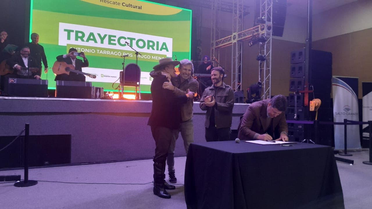 Antonio Tarragó Ros emocionó en Concordia con un homenaje a la identidad entrerriana - 7PAGINAS - imagen de origen