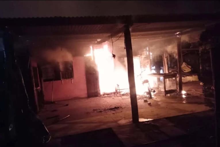 Una familia perdió todo tras el incendio en su vivienda - imagen de origen