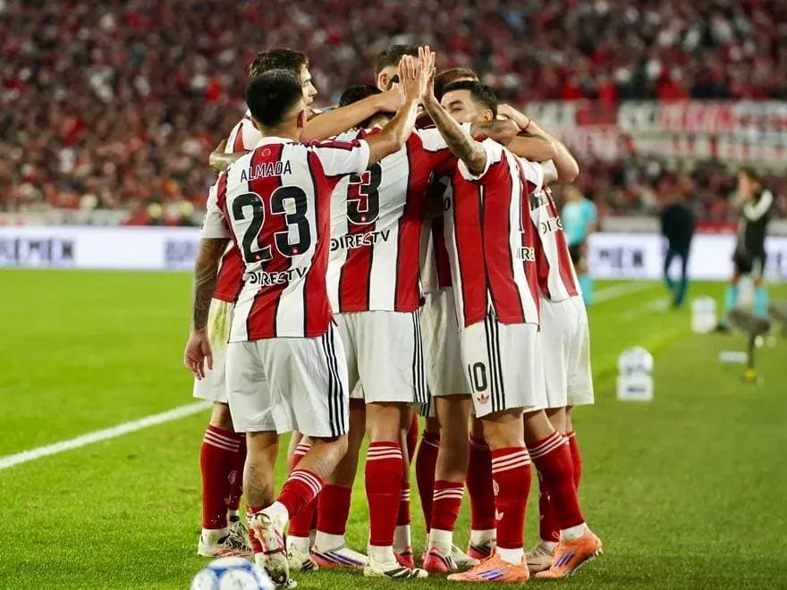 River cortó la mala racha ante Argentinos Juniors y logró su primera victoria en el Torneo Clausura - imagen de origen