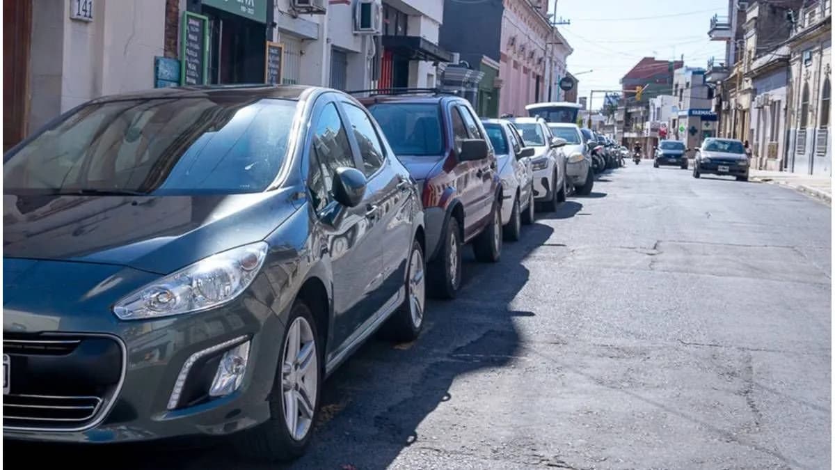 Una empresa ofreció un canon del 50% para operar el estacionamiento medido de Paraná - imagen de origen