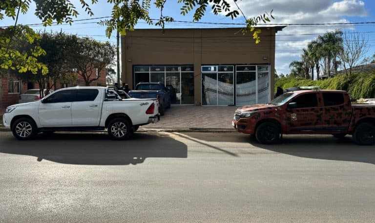 Allanaron y secuestraron un vehículo y otros elementos en Chajarí por una causa de supuesta estafa en Colón - imagen de origen