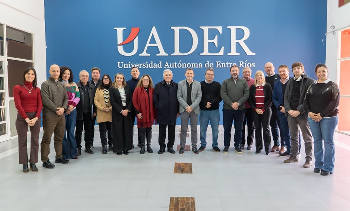 Más de 100 estudiantes elaboran proyectos de innovación en Entre Ríos: los ganadores se conocerán en la Semana del Emprendimiento 2026 - Dos Florines - imagen de origen