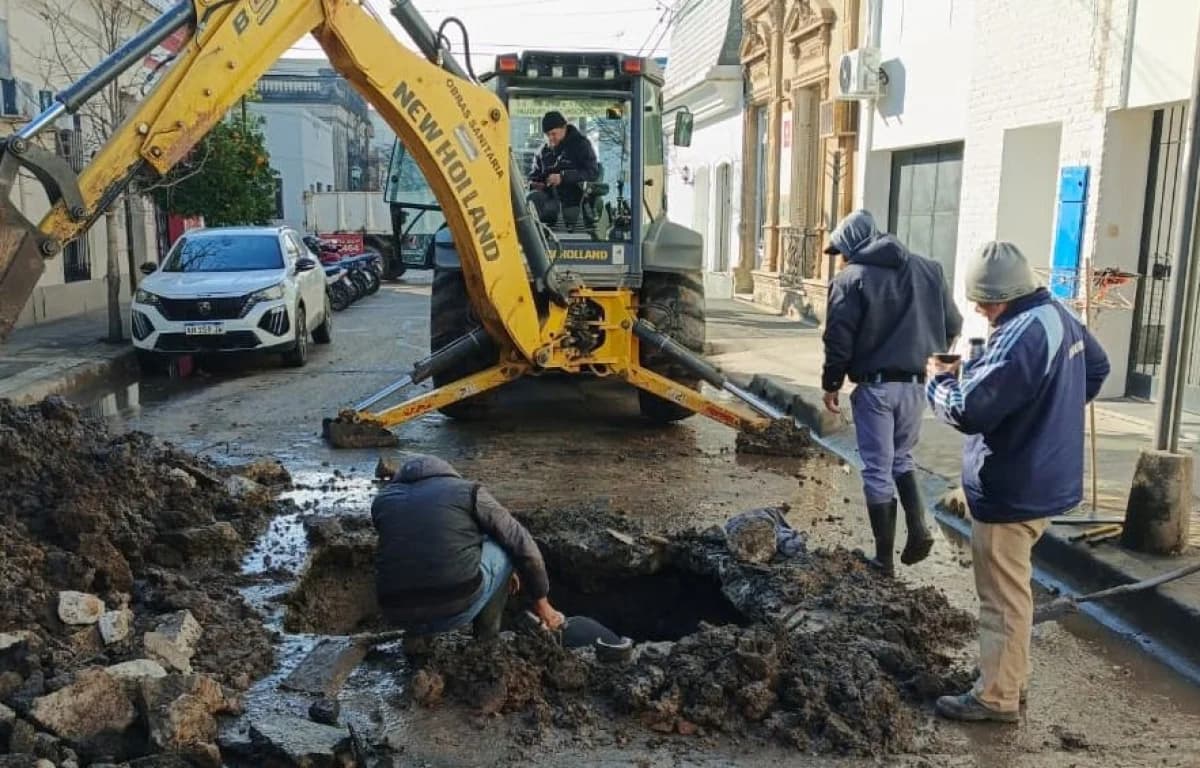 Agua y cloacas: el Municipio profundiza las tareas de mantenimiento en la ciudad - imagen de origen