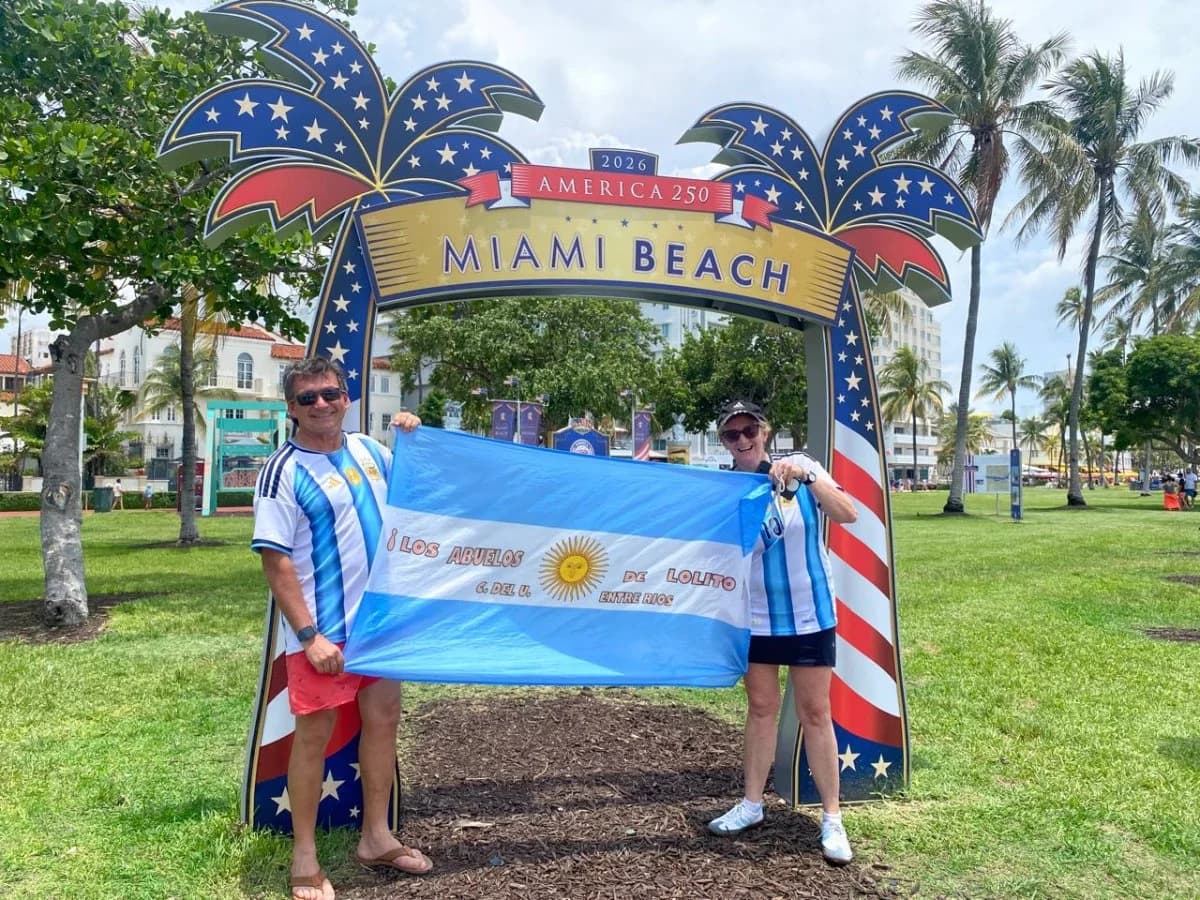 Uruguayenses acompañan a la Selección Argentina en Miami - imagen de origen