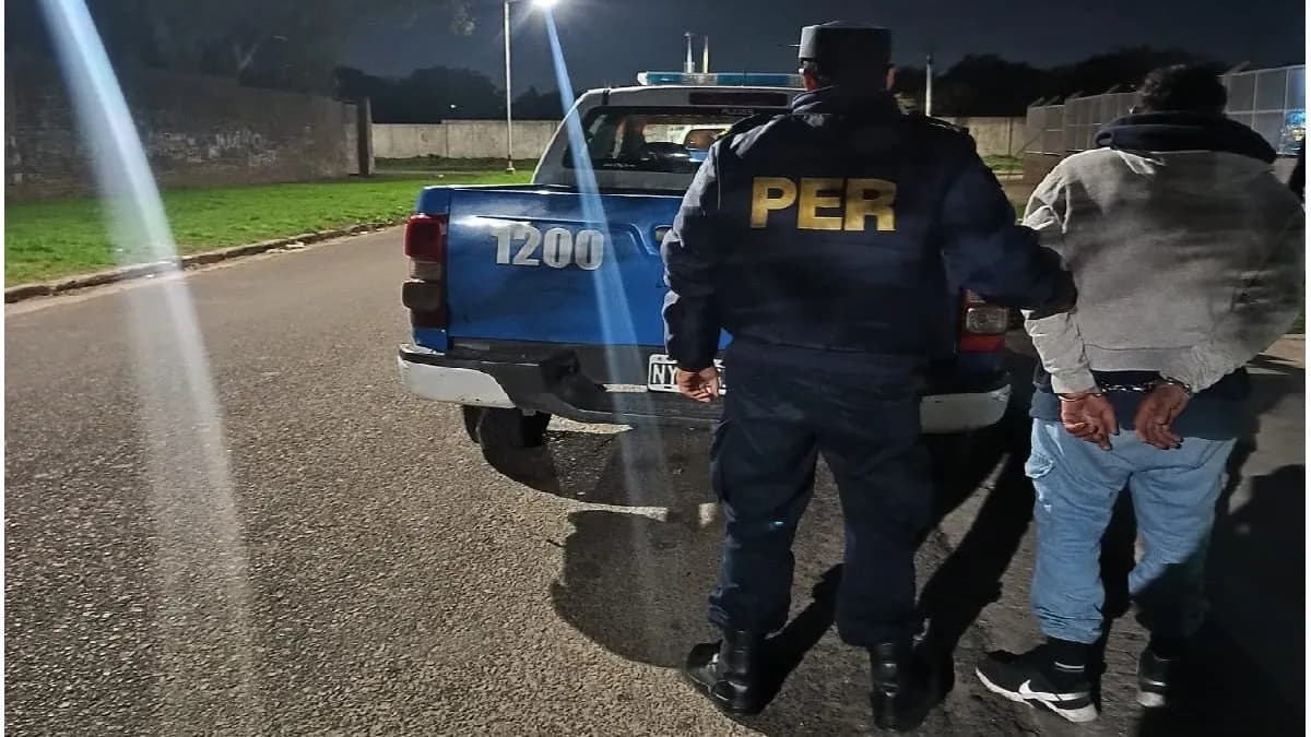 Hallaron a un intruso en la Escuela Bazán y Bustos de Paraná - imagen de origen