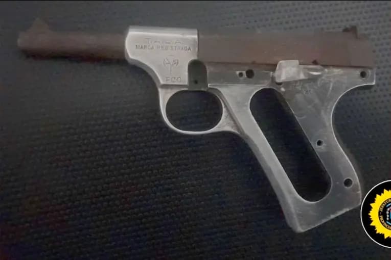 Detuvieron a un hombre armado tras agredir a su expareja en Bajada Grande - imagen de origen
