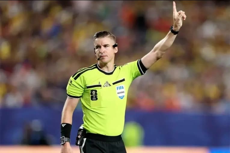 Árbitro confirmado: el francés François Letexier dirigirá a la Argentina en el cruce de octavos ante Egipto - imagen de origen