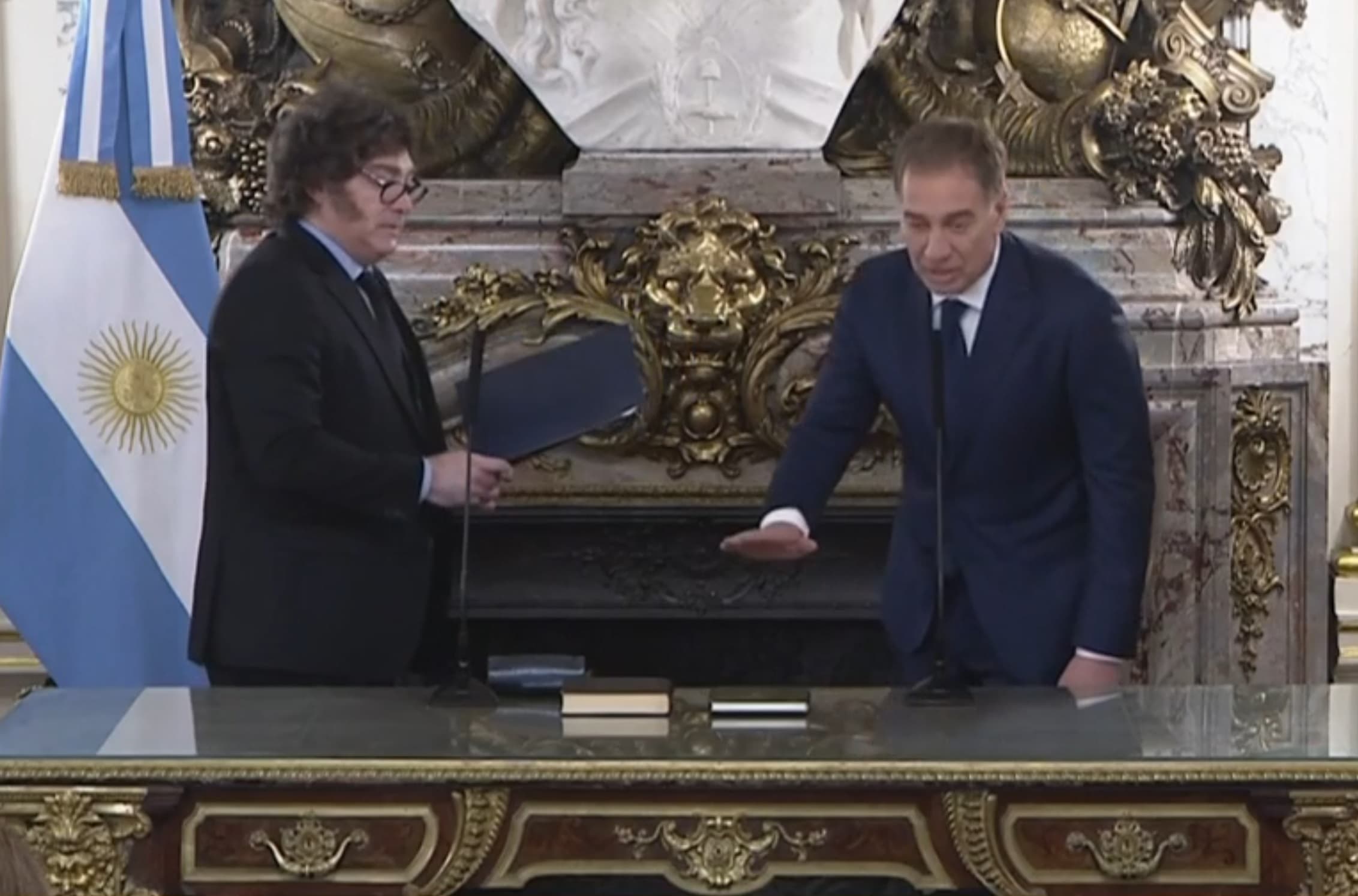 Santilli juró como jefe de Gabinete con la presencia de 14 gobernadores - imagen de origen