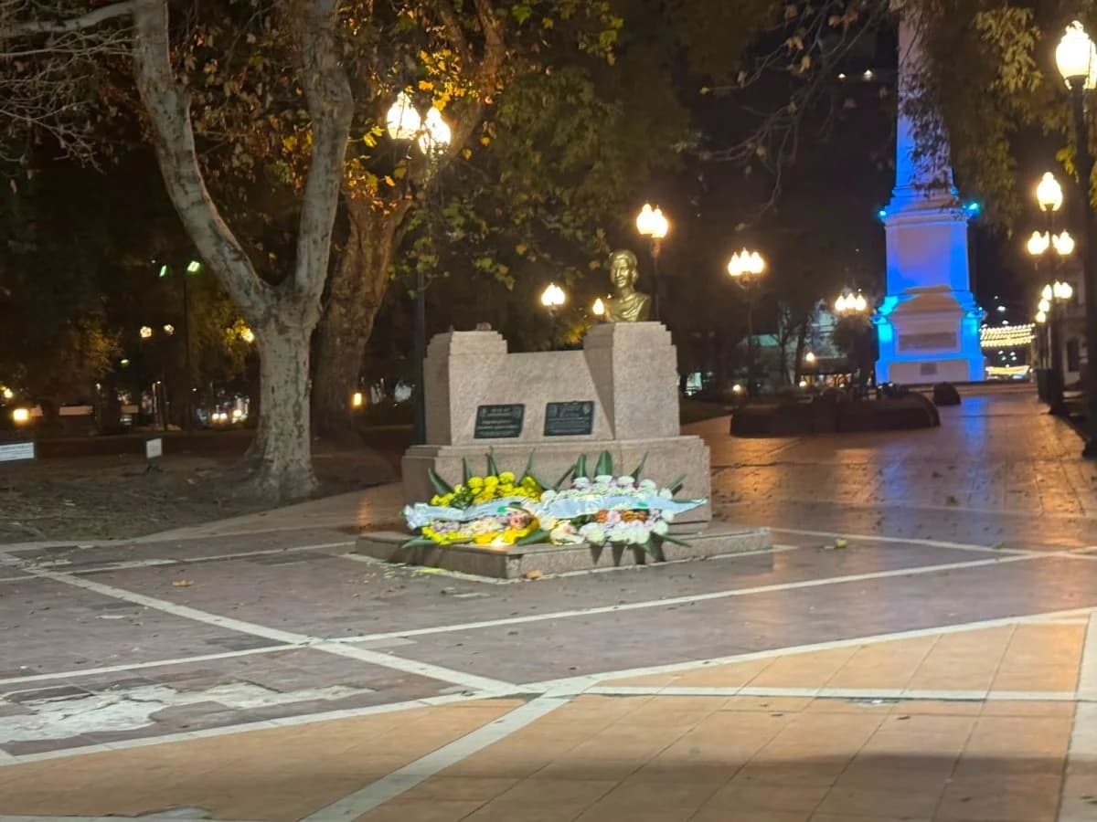 El Consejo Departamental Uruguay del Partido Justicialista expresa su repudio al acto de vandalismo contra el busto del General Perón - imagen de origen