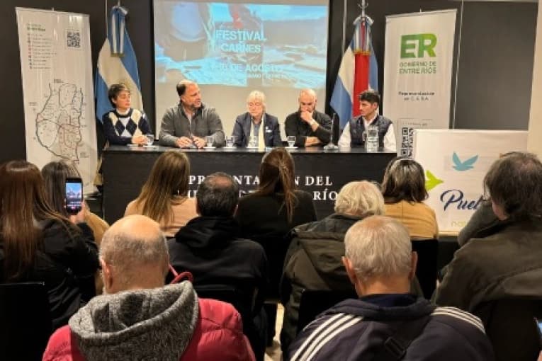 Pueblo General Belgrano presentó en Buenos Aires la primera edición del festival "Brasa y Botella" - imagen de origen