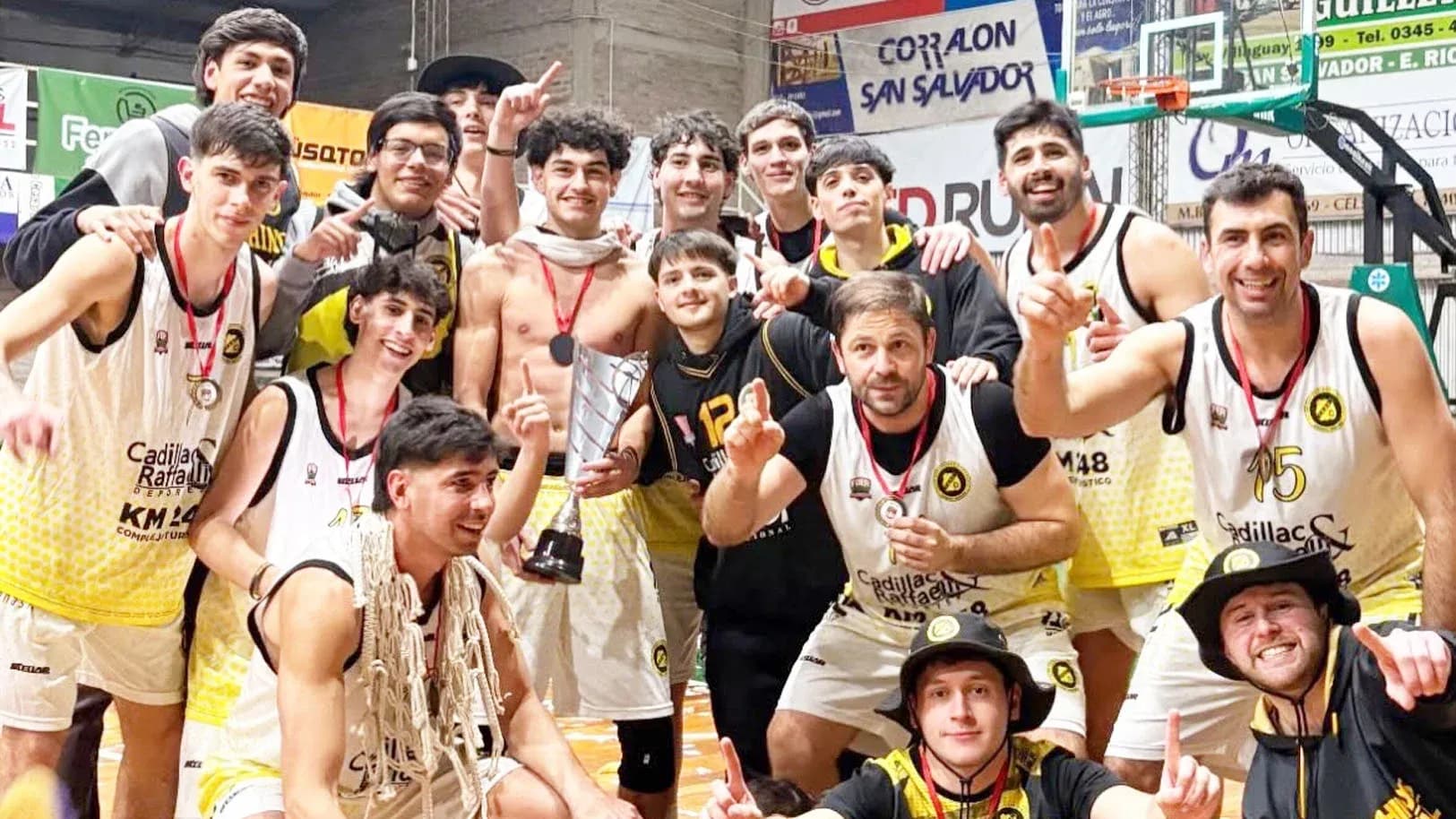 Luego de una gran serie final, Capuchinos se consagró campeón del Torneo Asociativo de Básquetbol - imagen de origen