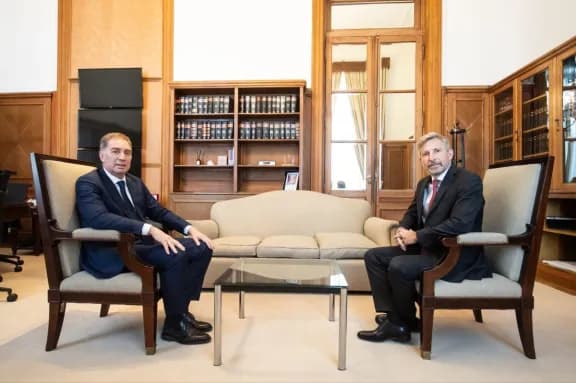 Frigerio, presente en la jura de Santilli como Jefe de Gabinete - imagen de origen